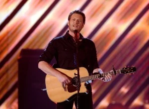 Blake Shelton Horizontal