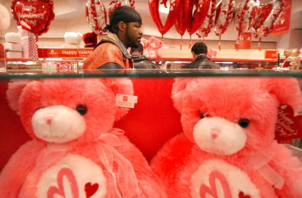 Valentine's Day Spirit Grips The U.S. Valentine's Day Spirit Grips The U.S.
