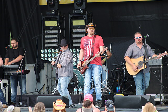 Lonesome Dove Reunites to Perform One Final Show at FrogFest 32