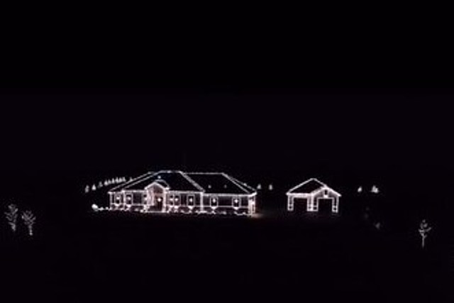 Western New York Home Has Epic Synchronized Holiday Light Show
