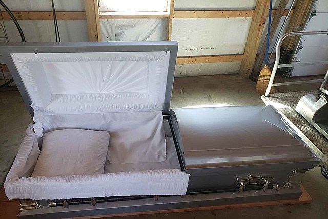 NY Man Selling 'Used' Coffin On Facebook
