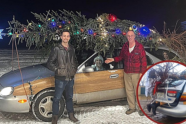 Clark Griswold & Cousin Eddie Crash Onto CNY Lawn For Hap Hap Happiest Christmas